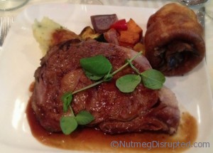 Wellington County Prime Rib w/sauteed Windy Fields mushrooms as the main at the Food Bloggers of Canada welcome dinner.
